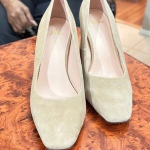 Suede Light Tan Block Heeled Pumps size 9.5